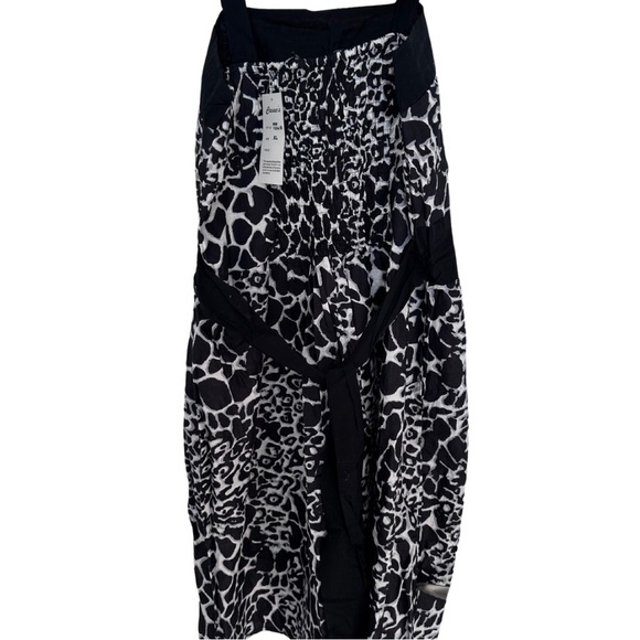 Stylish Black and White Leopard Print Dress - Picture 4 of 11